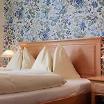 Hotel Weisser Baer 4*